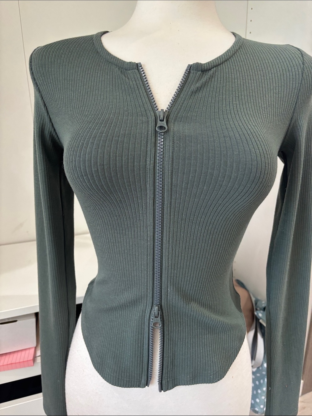 ALO Yoga Olive Ribbed Long-Sleeve Zip Top - Picture 2 of 8
